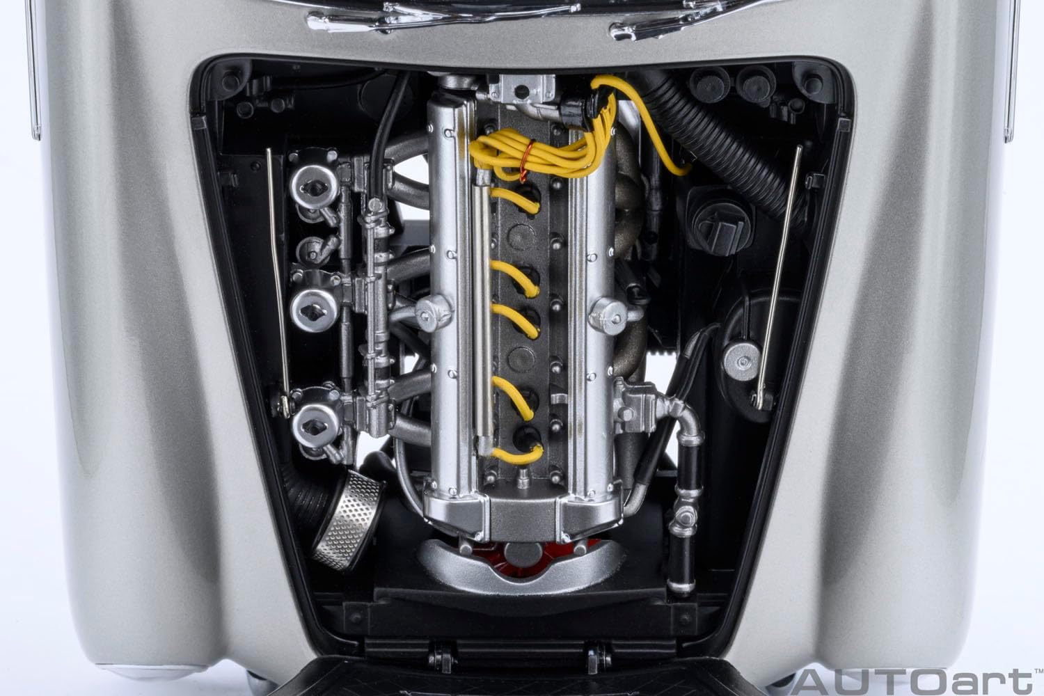 AUTOart 70287 1/18 Aston Martin DB5 Metallic Silver Finished Product