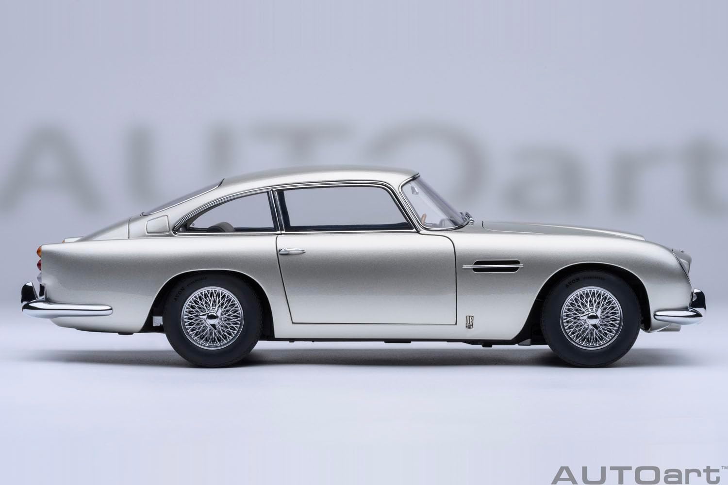 AUTOart 70287 1/18 Aston Martin DB5 Metallic Silver Finished Product