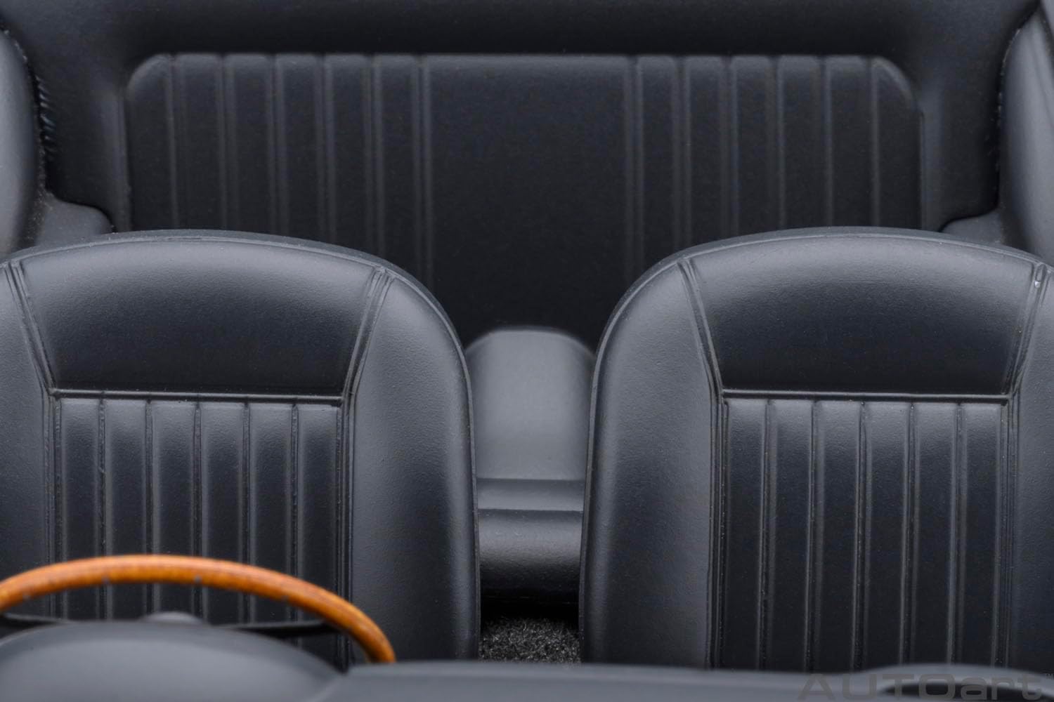 AUTOart 70287 1/18 Aston Martin DB5 Metallic Silver Finished Product