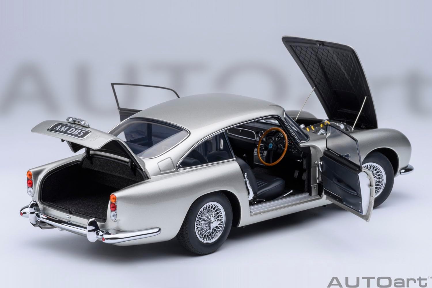AUTOart 70287 1/18 Aston Martin DB5 Metallic Silver Finished Product