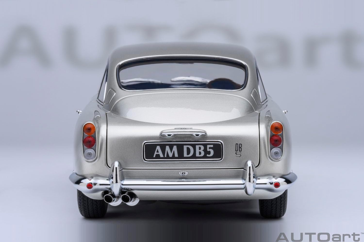 AUTOart 70287 1/18 Aston Martin DB5 Metallic Silver Finished Product