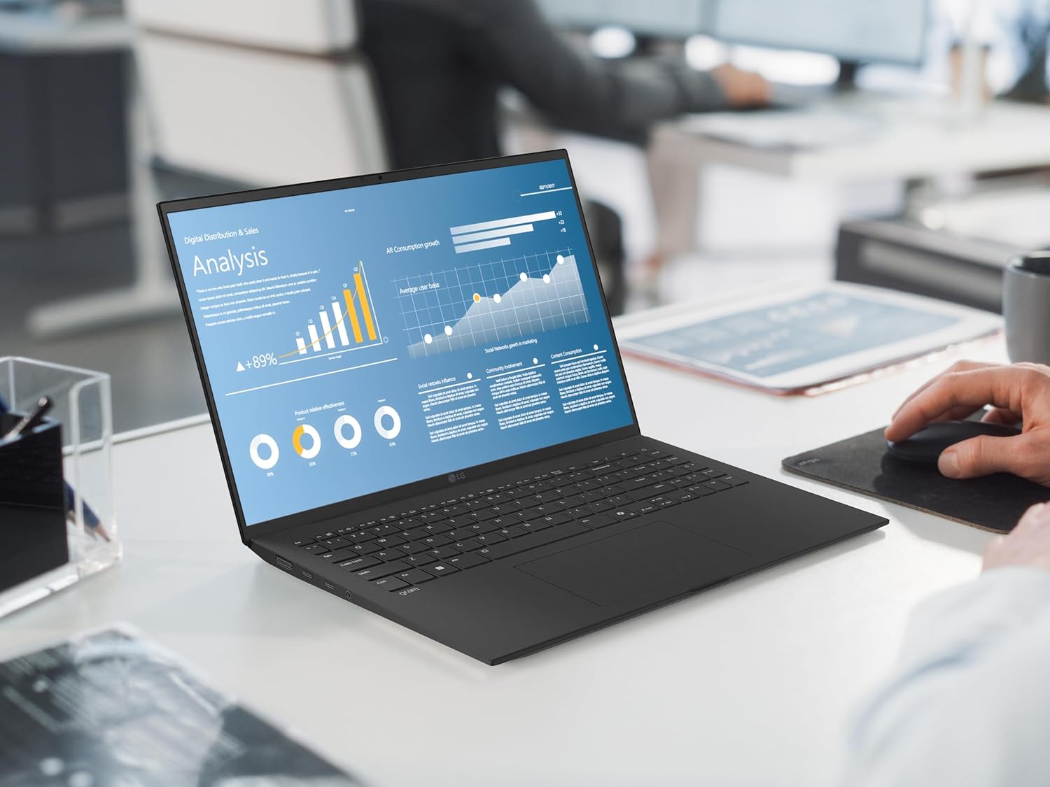 LG gram AI 17Z90TL Copilot+ PC, Notebook 17" 2.5K, Intel Core Ultra 7 (Series 2) 256V, 16GB RAM, 512GB SSD, AI PC, Ultralight only 1.4 kg, 77Wh Battery, Windows 11 Home, Italian keyboard, Black 17" Copilot+ PC Intel Core Ultra 7 (Series 2) 16GB, 512GB