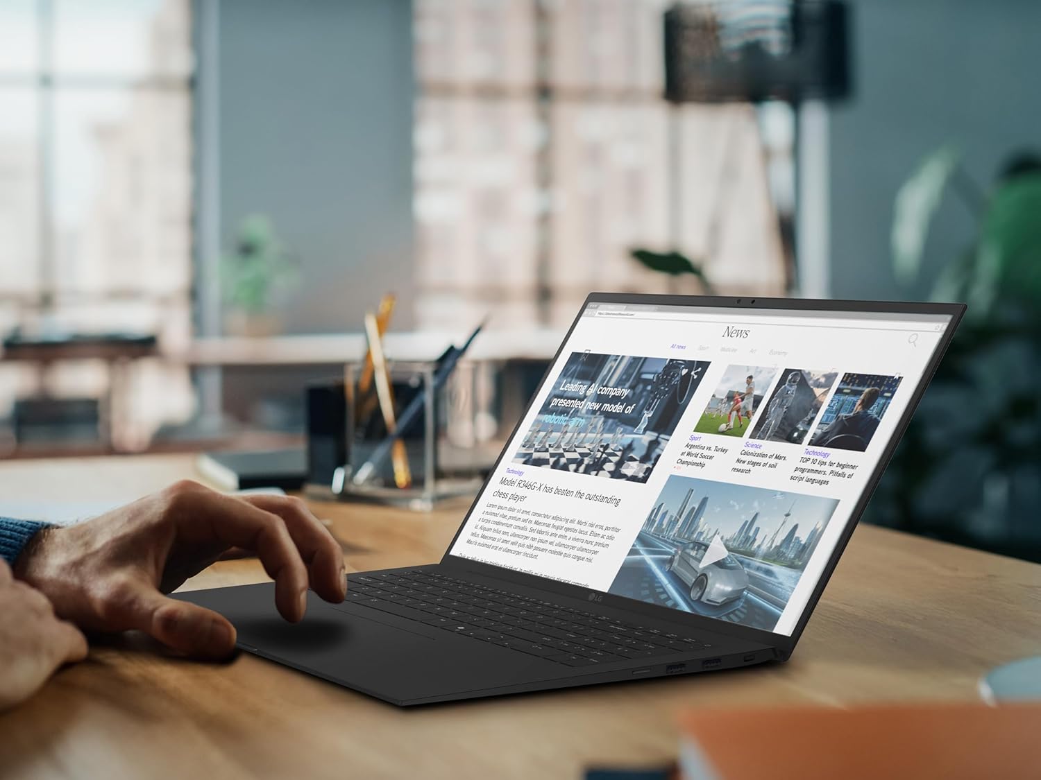 LG gram AI 17Z90TL Copilot+ PC, Notebook 17" 2.5K, Intel Core Ultra 7 (Series 2) 256V, 16GB RAM, 512GB SSD, AI PC, Ultralight only 1.4 kg, 77Wh Battery, Windows 11 Home, Italian keyboard, Black 17" Copilot+ PC Intel Core Ultra 7 (Series 2) 16GB, 512GB