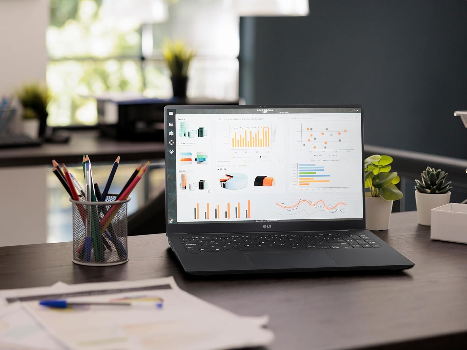 LG gram Pro 16Z90TP, Notebook 16" OLED 2880x1800, Intel Core Ultra 7 (Series 2) 255H, 16GB RAM, 1TB SSD, Ultralight only 1.2 kg, 77Wh battery, Windows 11 Home, Italian keyboard, Copilot key, Black Intel Core Ultra7 (Series 2) 255h 16GB DDR4, 1TB SSD gram Pro Black