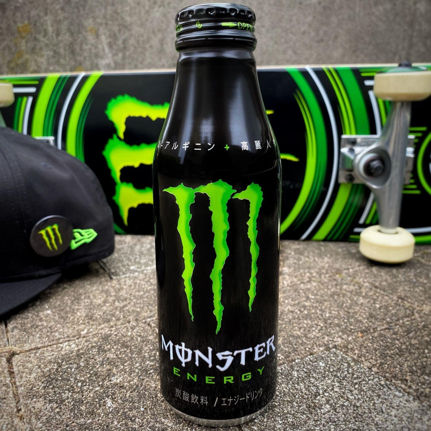 MONSTER ENERGY ENERGY DRINK IN A BOTTLE - 500ml / 16.9 fl oz