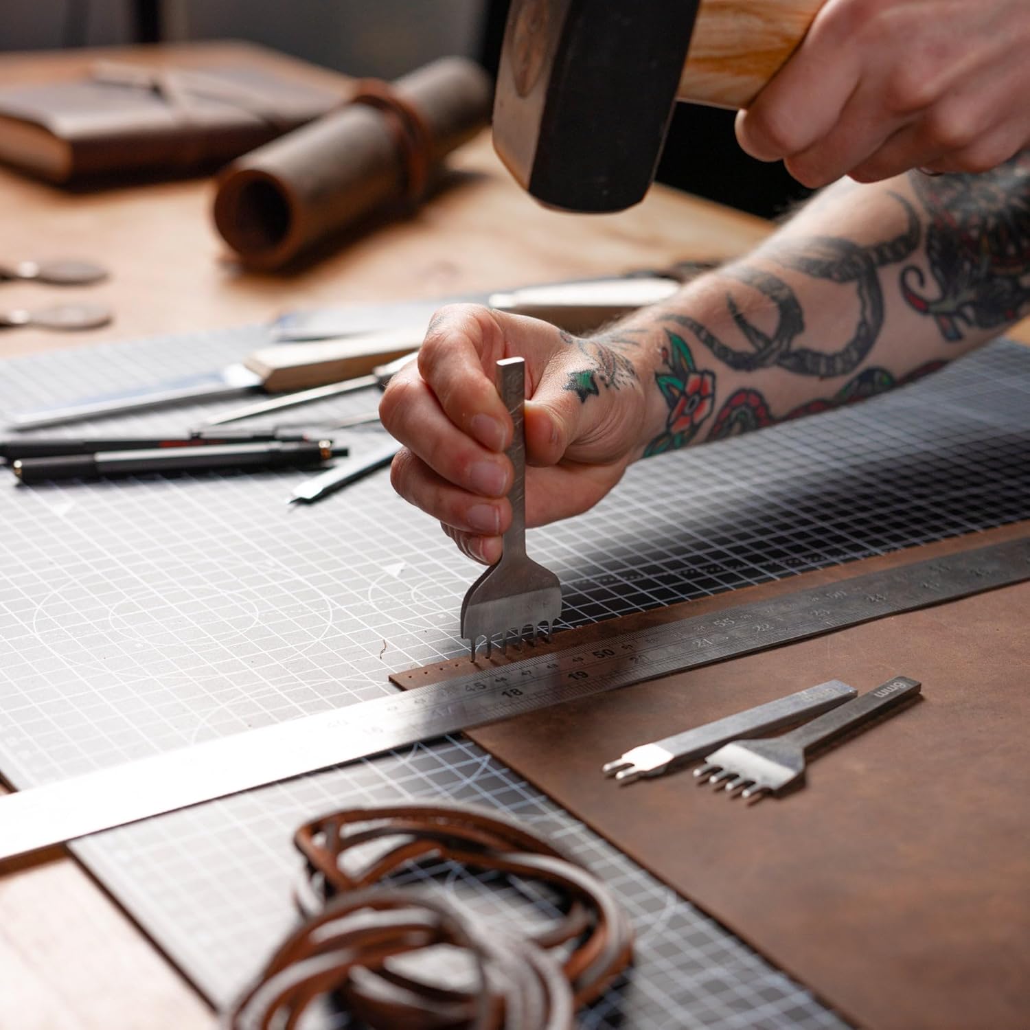 MOONSTER® Genuine Buffalo Leather Scraps for Crafts - for Earrings, Wallets and DIY - Full Grain - for Creative Hobbies - Light Brown (1 Sheet + Leather Cord) Pale Brown 24x12 inches