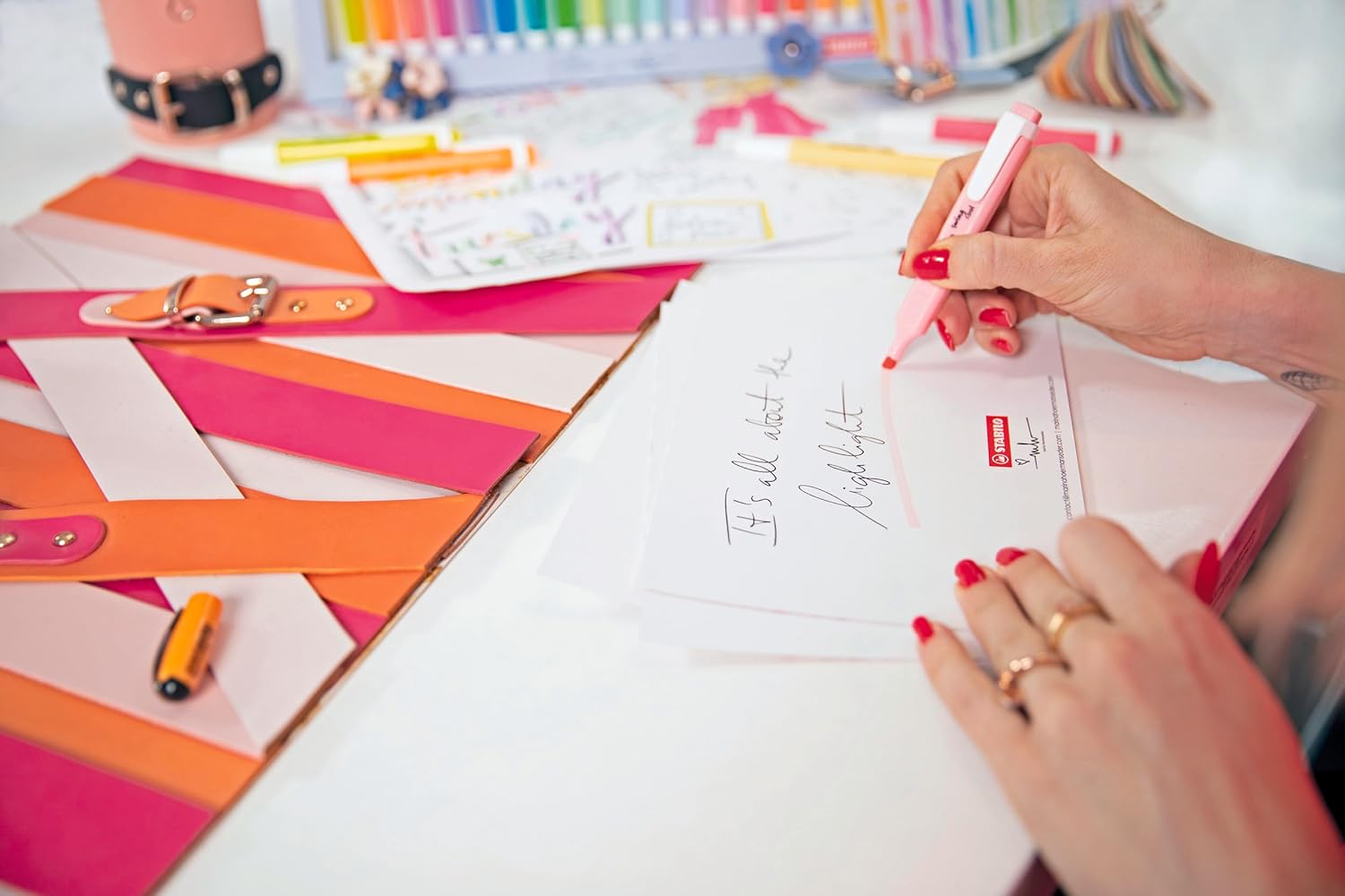 STABILO swing cool - Highlighter - Desk-Set - 18 Assorted Colors 8 NEON + 10 Pastel Desk-Set of 18 Fluo & Pastel