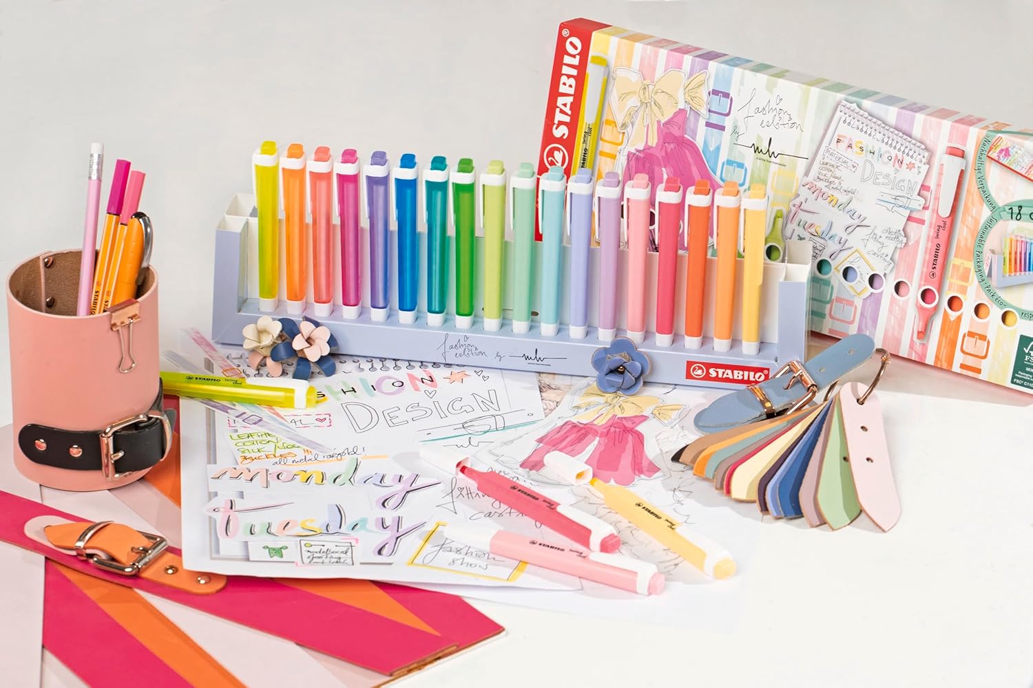 STABILO swing cool - Highlighter - Desk-Set - 18 Assorted Colors 8 NEON + 10 Pastel Desk-Set of 18 Fluo & Pastel