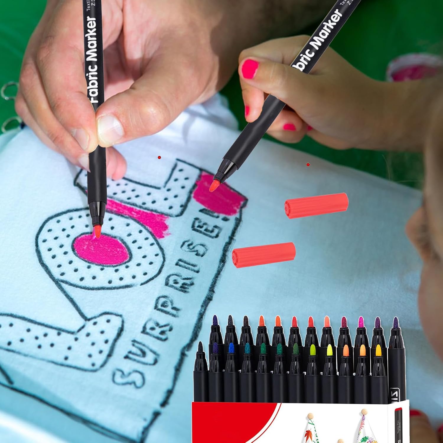 Générique Fabric Marker, Color Cloth Paint Markers, 6.3 x 5.71 inches Washable Textile Watercolor Pens for Fabric, Shoes, Tote Bags, Ceramic, Industrial Use, Polyester and Tablecloths 24 colors