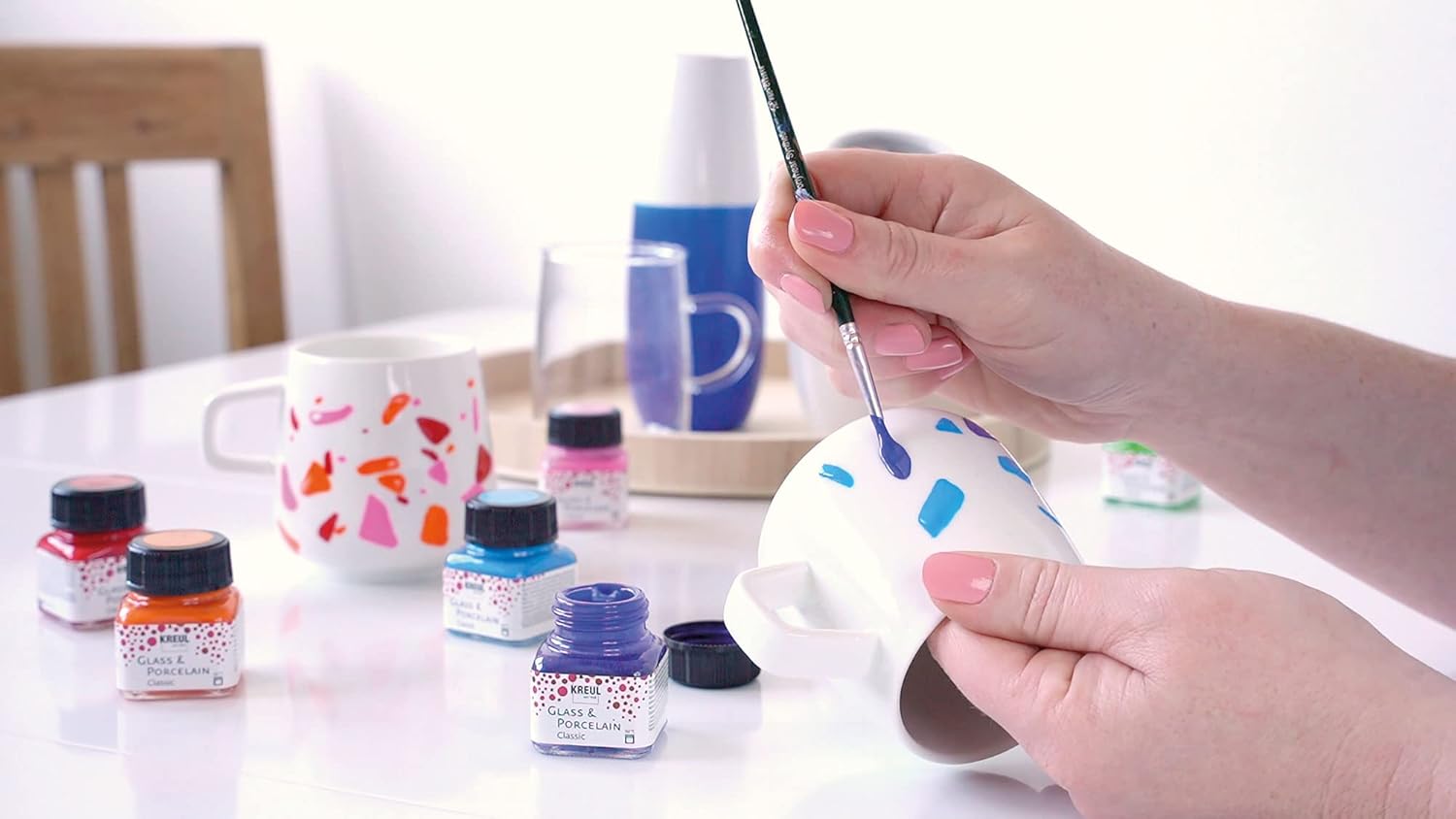 KREUL 16604 - Glass & Porcelain Classic Set Color Living, 6 colors of 20 ml and a brush, cheerful and bright water-based colors for glass and porcelain